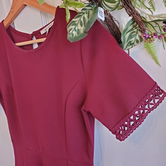Miami Maroon Textured Dress S - Picture 1 of 7